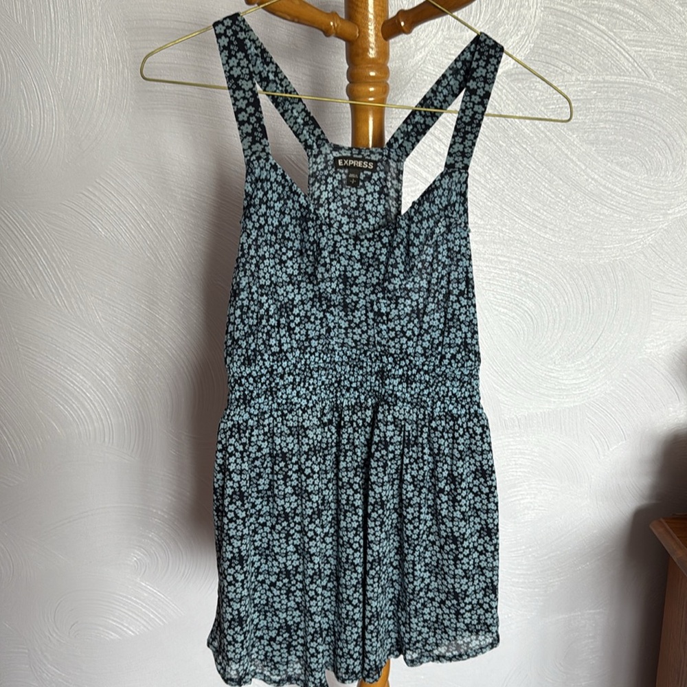 Three Tank Tops - Picture 4 of 9